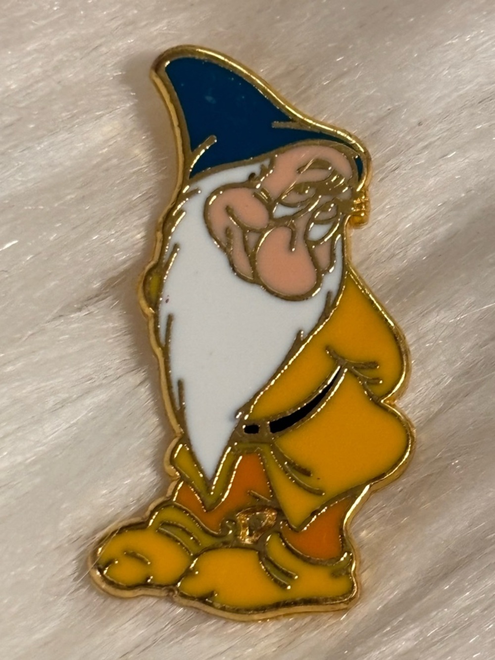 Disney Bashful from Snow White and the Seven Dwarfs LE Vintage Pin
